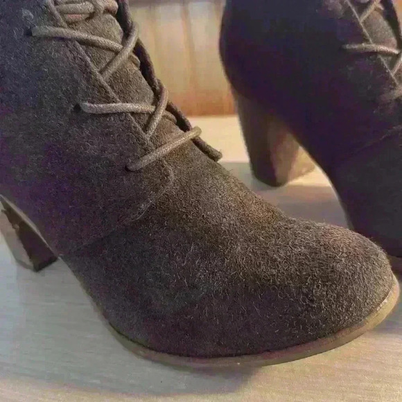 Tom’s “Lunata” Brown Lace-up Booties - Picture 5 of 7